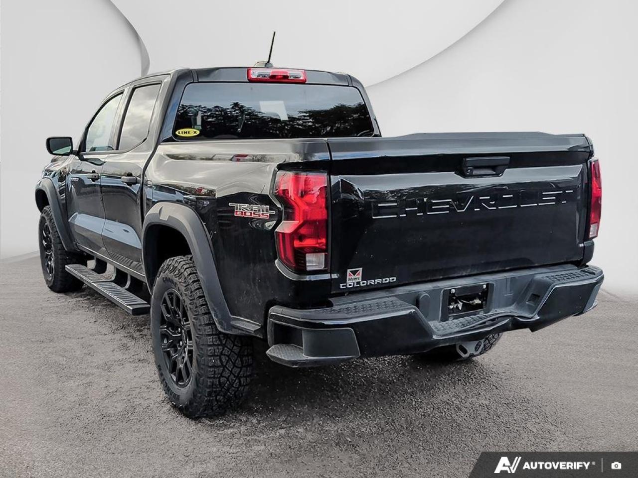 2024 Chevrolet Colorado Trail Boss  -  Apple CarPlay Photo3