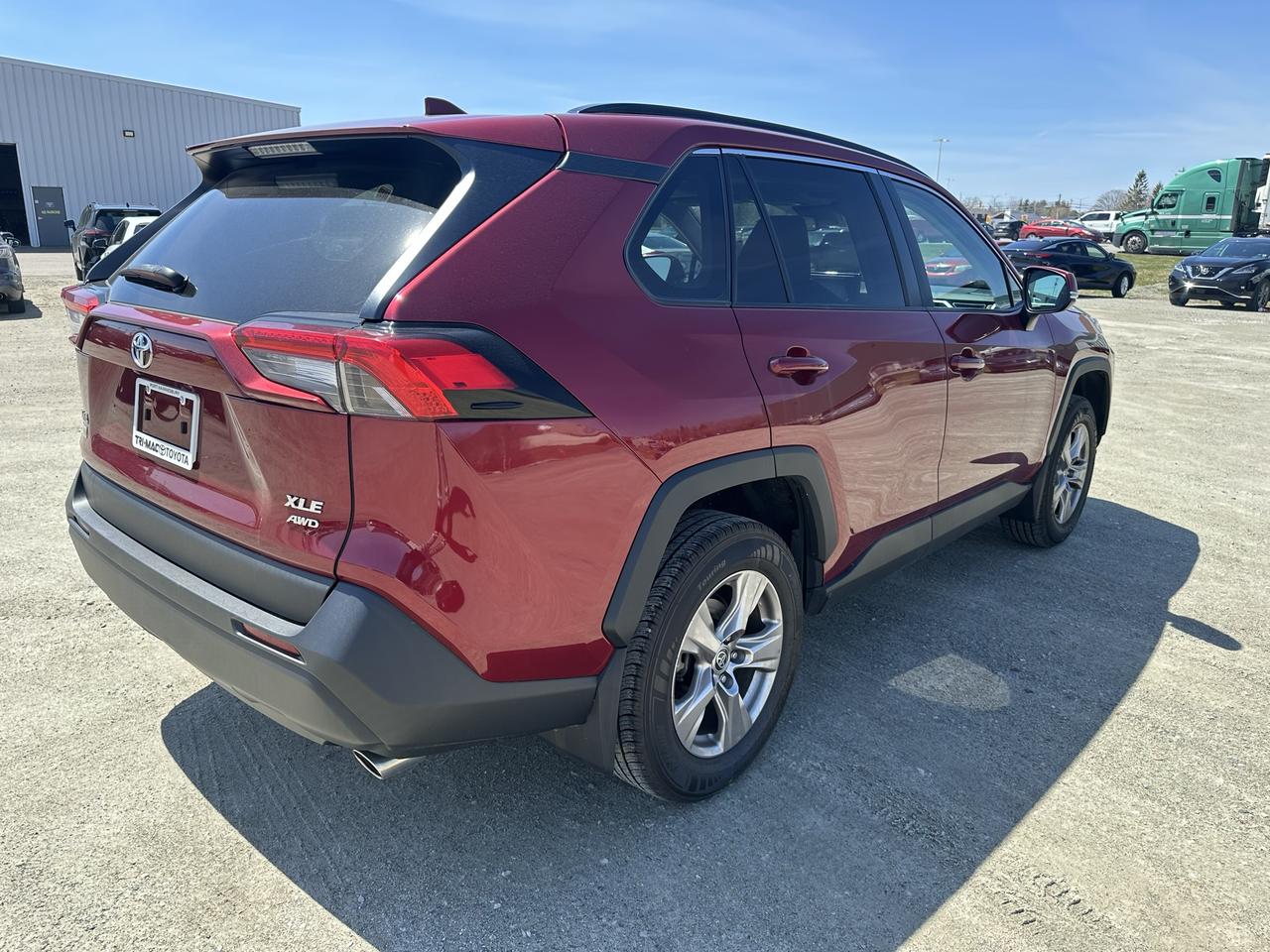 2022 Toyota RAV4 XLE AWD Photo4