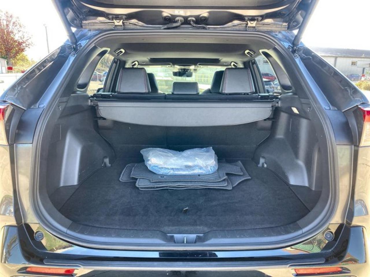 2024 Toyota RAV4 Prime XSE AWD Hybrid | Heated Seats | Leather Seats | Sunroof Photo