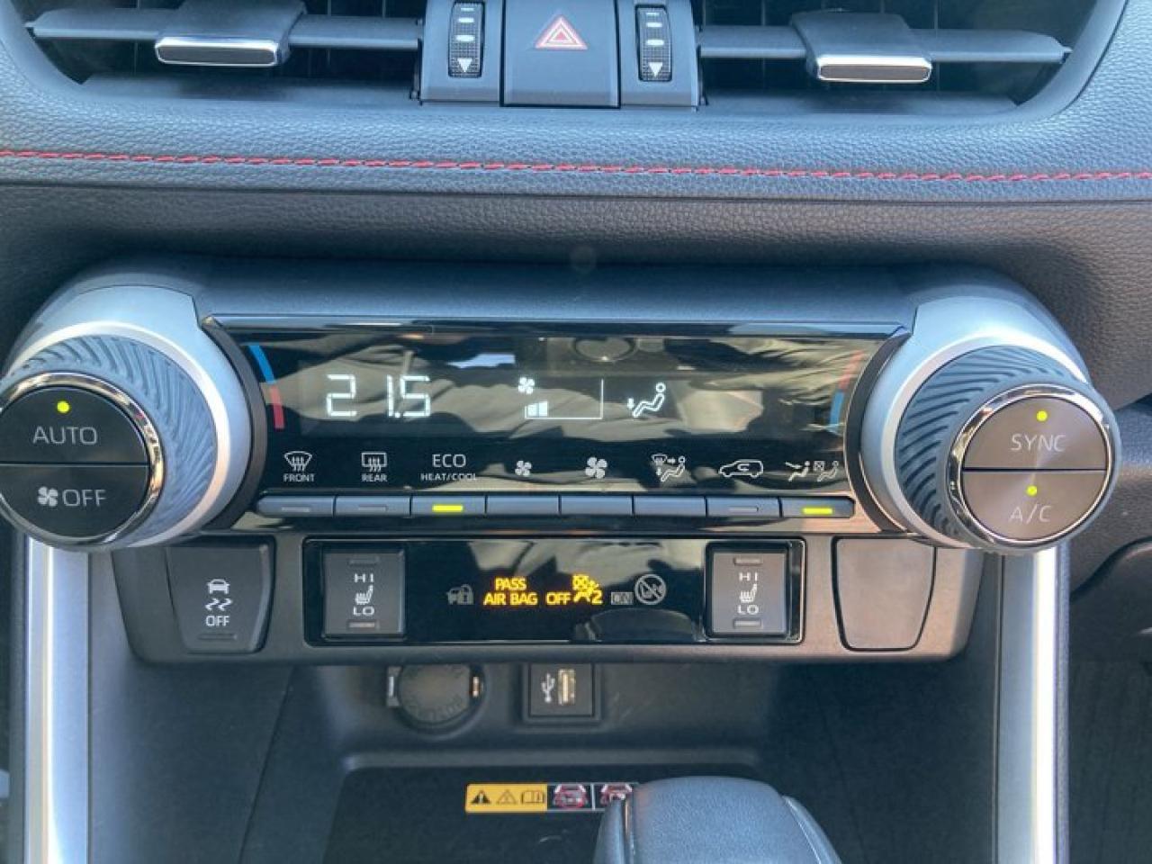 2024 Toyota RAV4 Prime XSE AWD Hybrid | Heated Seats | Leather Seats | Sunroof Photo