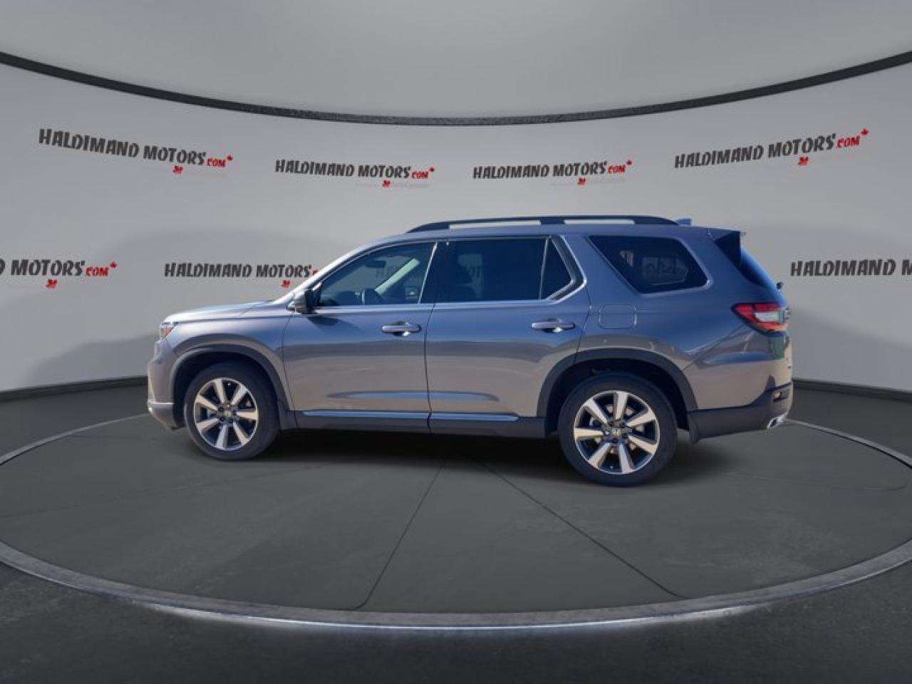 2025 Honda Pilot Touring AWD | Remote Start | Leather Seats | 360 Camera Photo