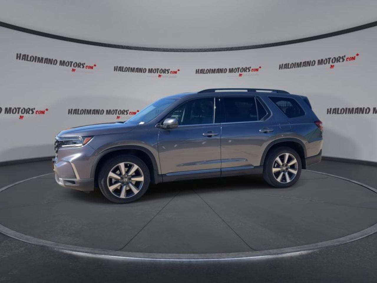 2025 Honda Pilot Touring AWD | Remote Start | Leather Seats | 360 Camera Photo3