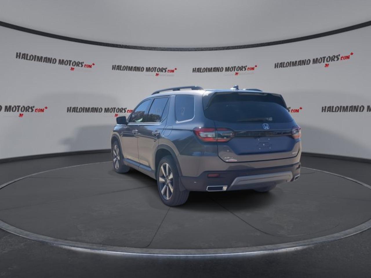 2025 Honda Pilot Touring AWD | Remote Start | Leather Seats | 360 Camera Photo