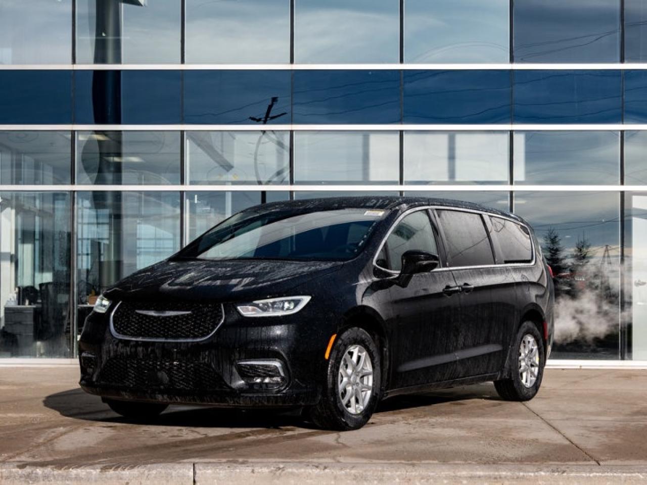 2026 Chrysler Pacifica Select Photo