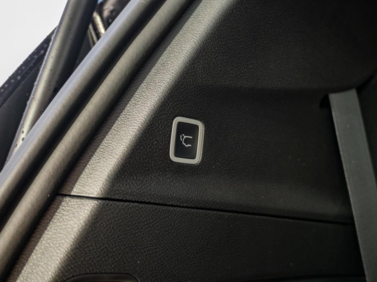 2026 Chrysler Pacifica Select Photo