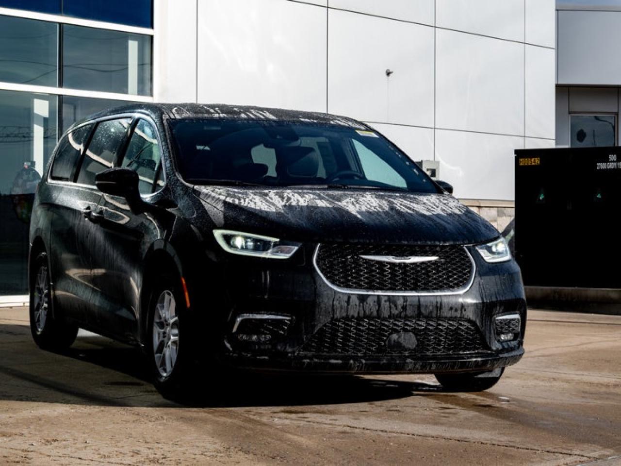 2026 Chrysler Pacifica Select Photo