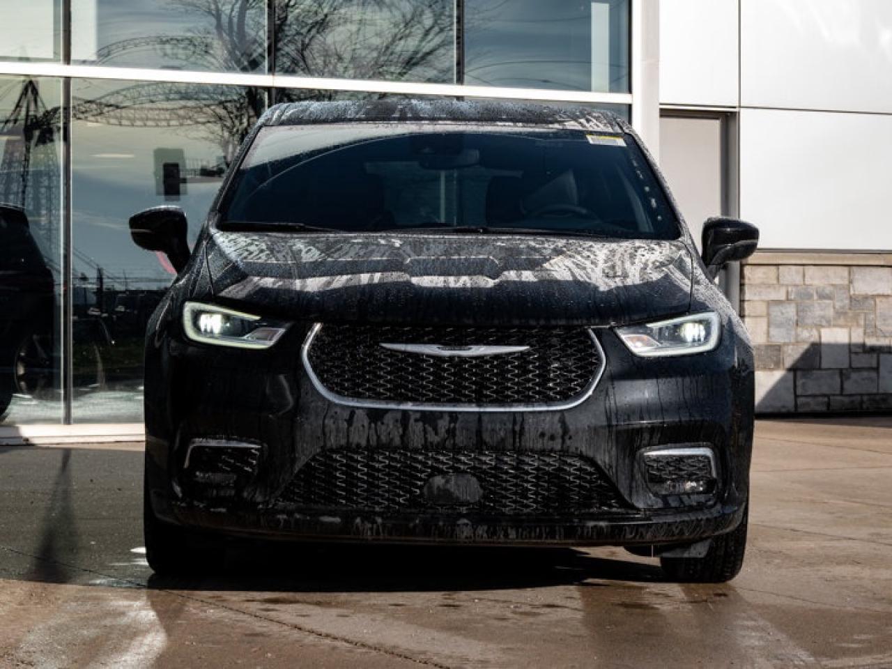 2026 Chrysler Pacifica Select Photo