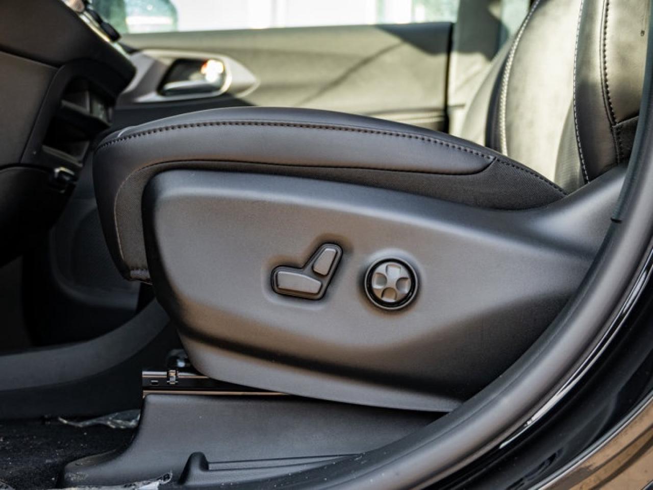 2026 Chrysler Pacifica Select Photo