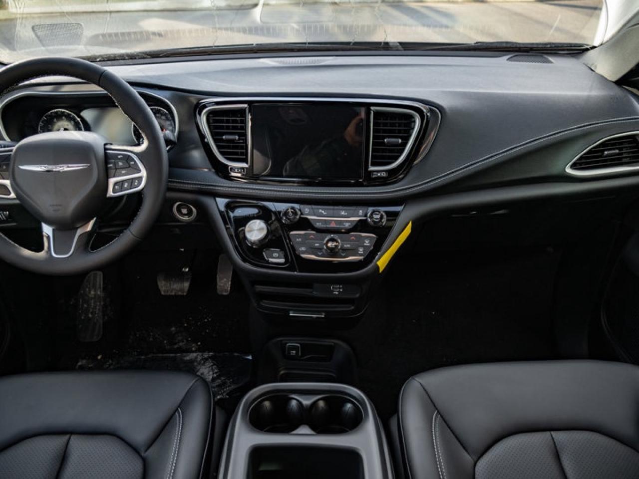 2026 Chrysler Pacifica Select Photo