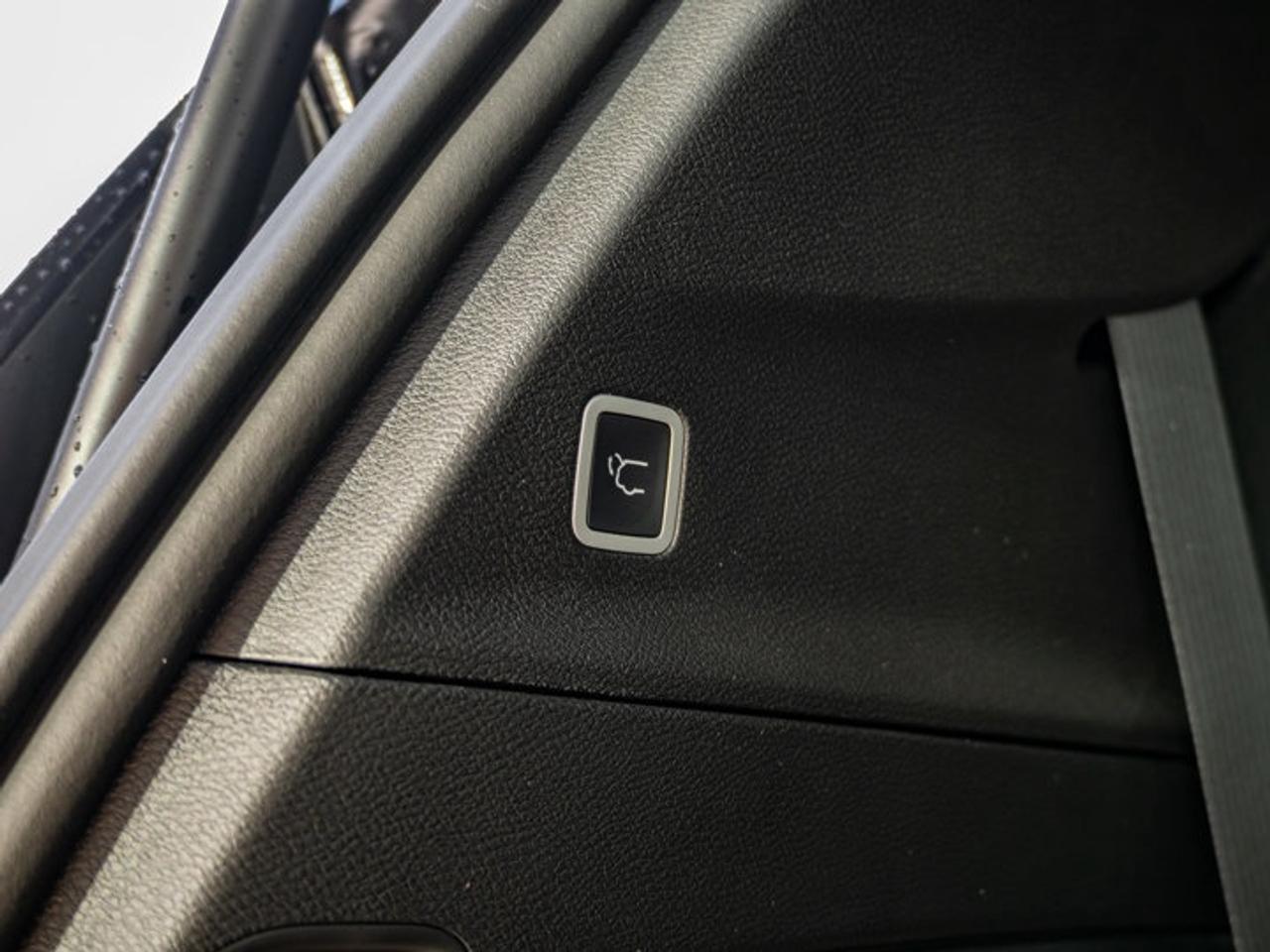 2026 Chrysler Pacifica Select Photo