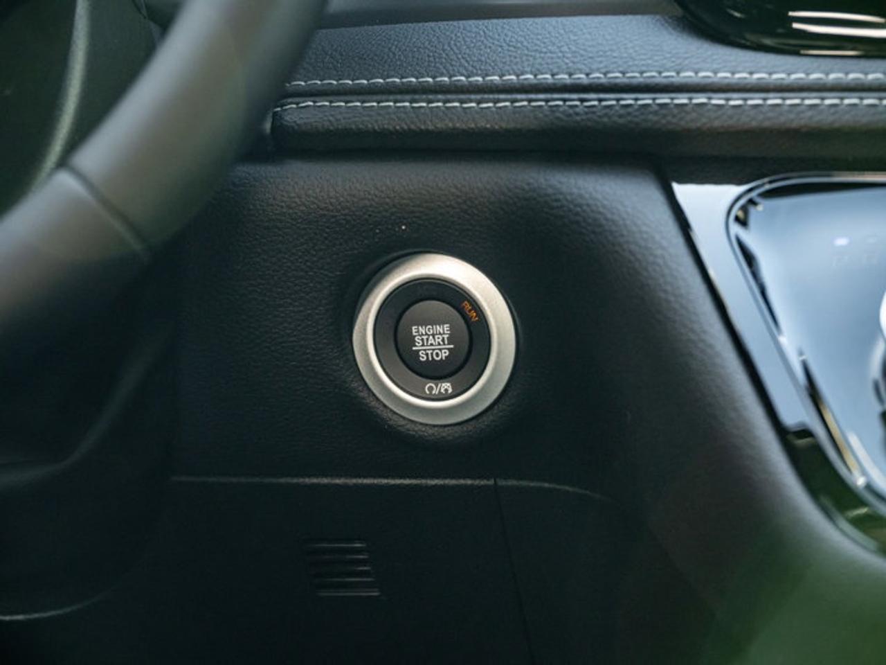 2026 Chrysler Pacifica Select Photo