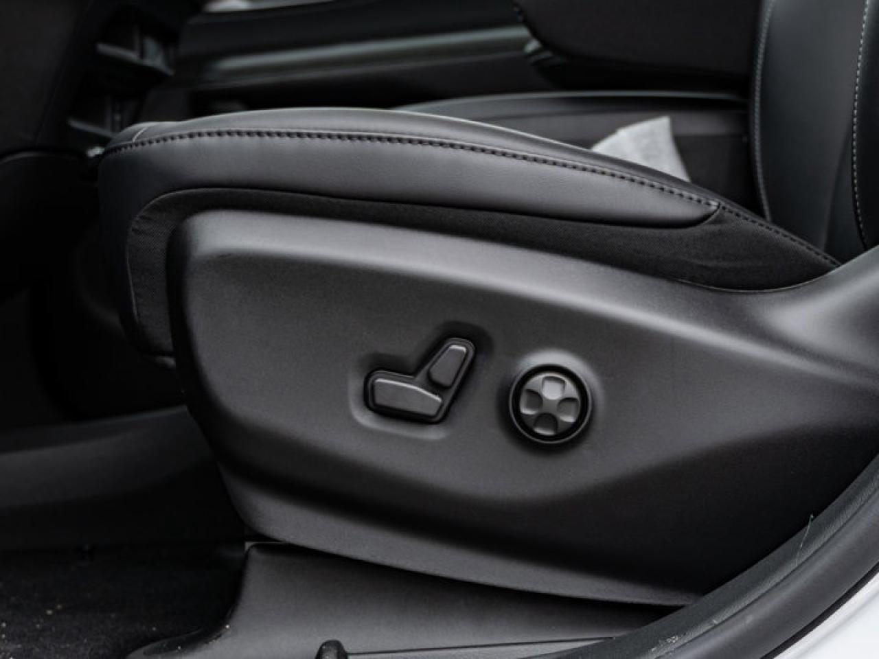 2026 Chrysler Pacifica Select Photo