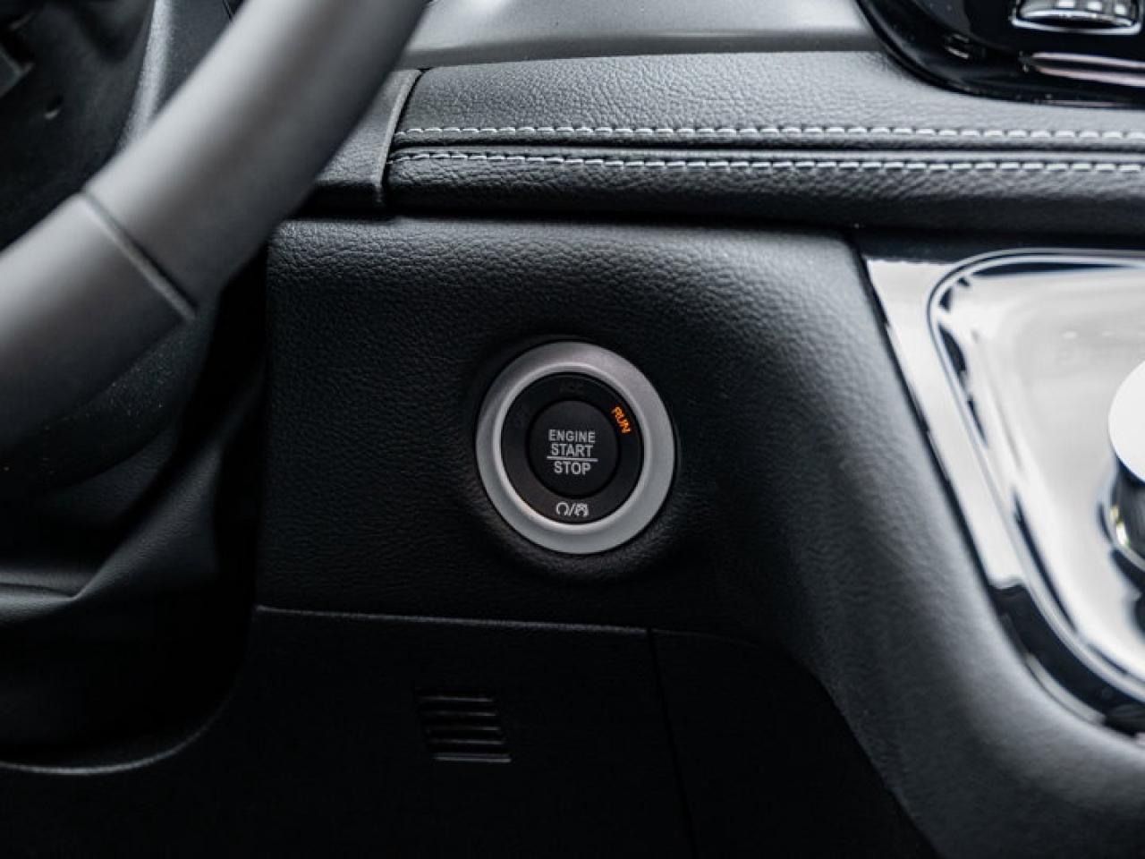 2026 Chrysler Pacifica Select Photo