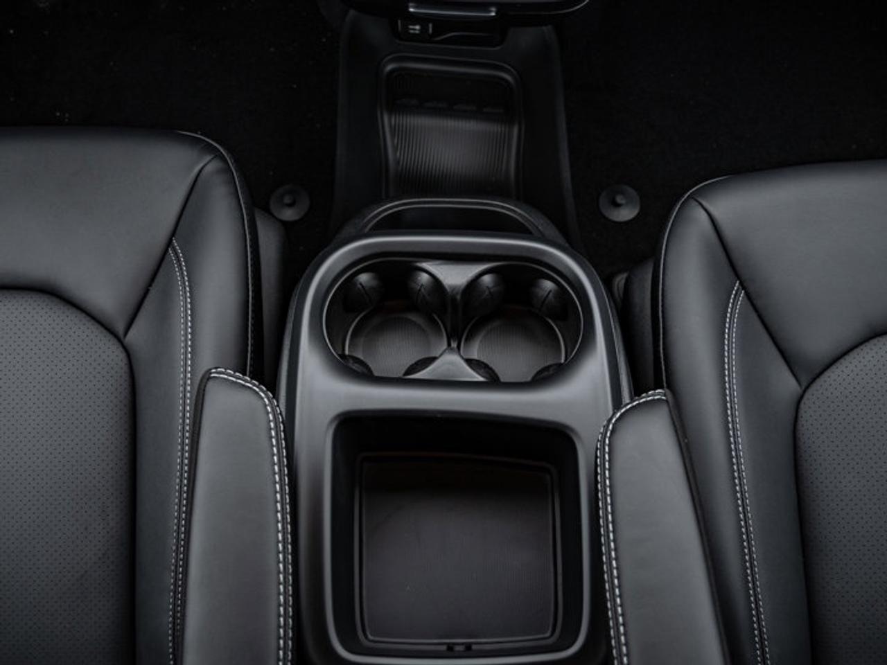 2026 Chrysler Pacifica Select Photo