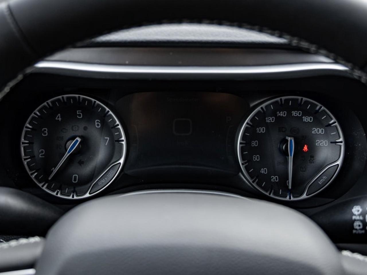 2026 Chrysler Pacifica Select Photo