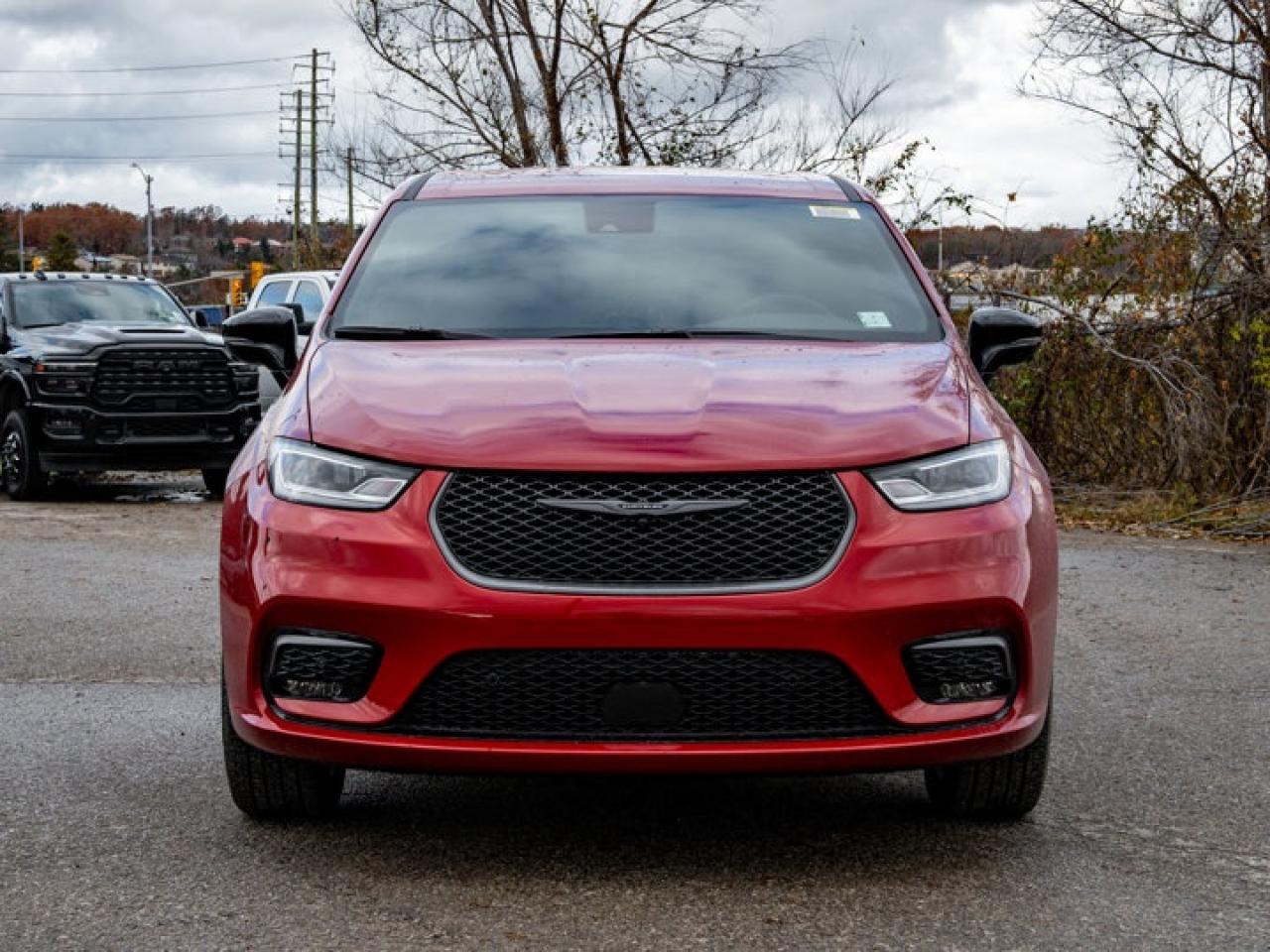 2026 Chrysler Pacifica Select Photo