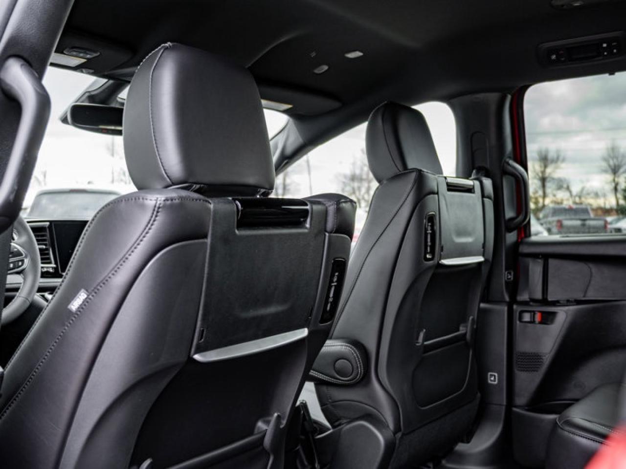 2026 Chrysler Pacifica Select Photo