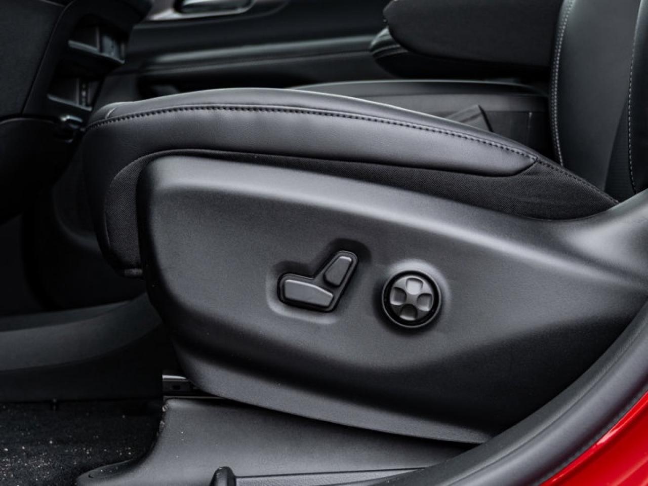 2026 Chrysler Pacifica Select Photo