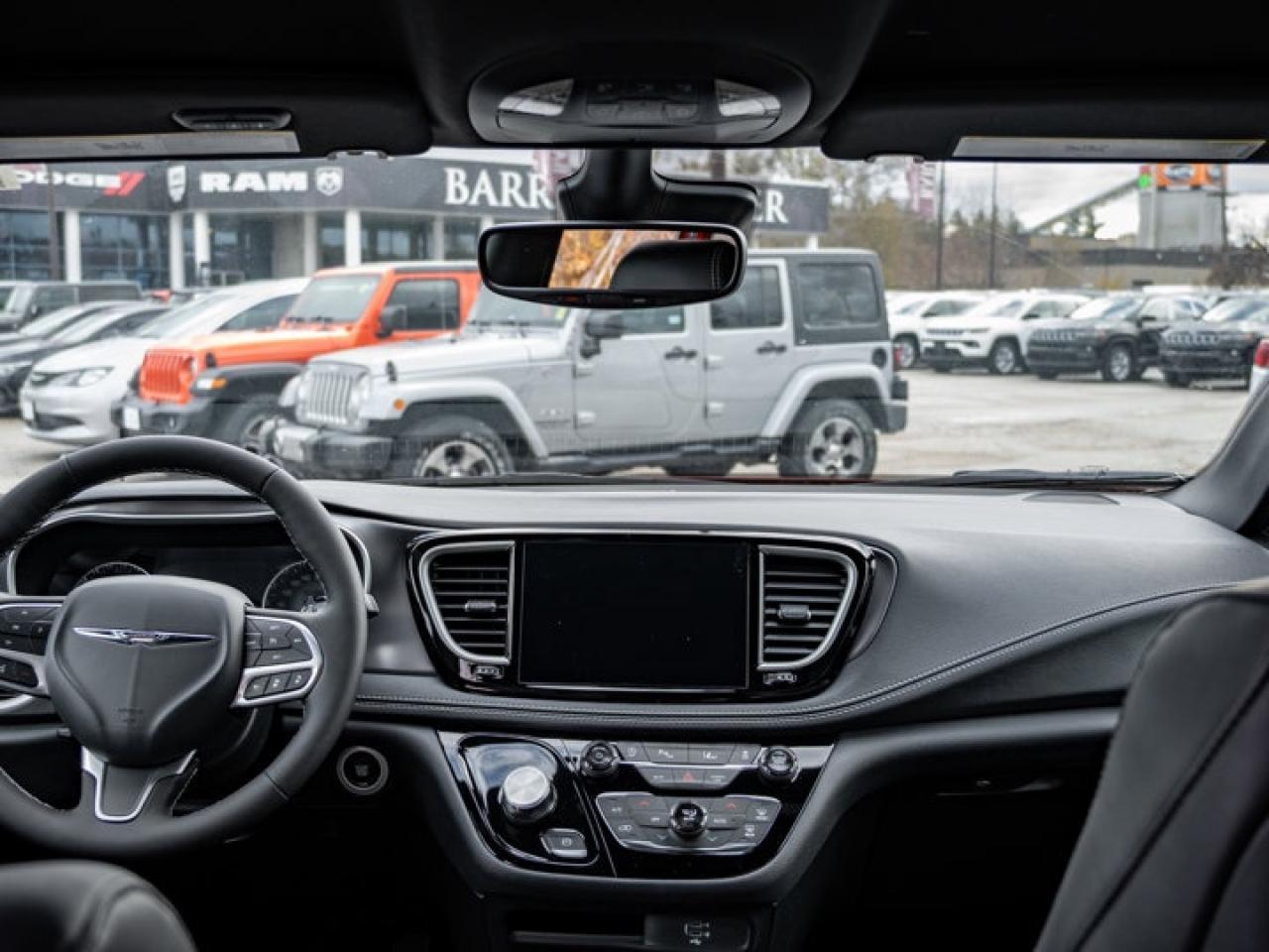 2026 Chrysler Pacifica Select Photo