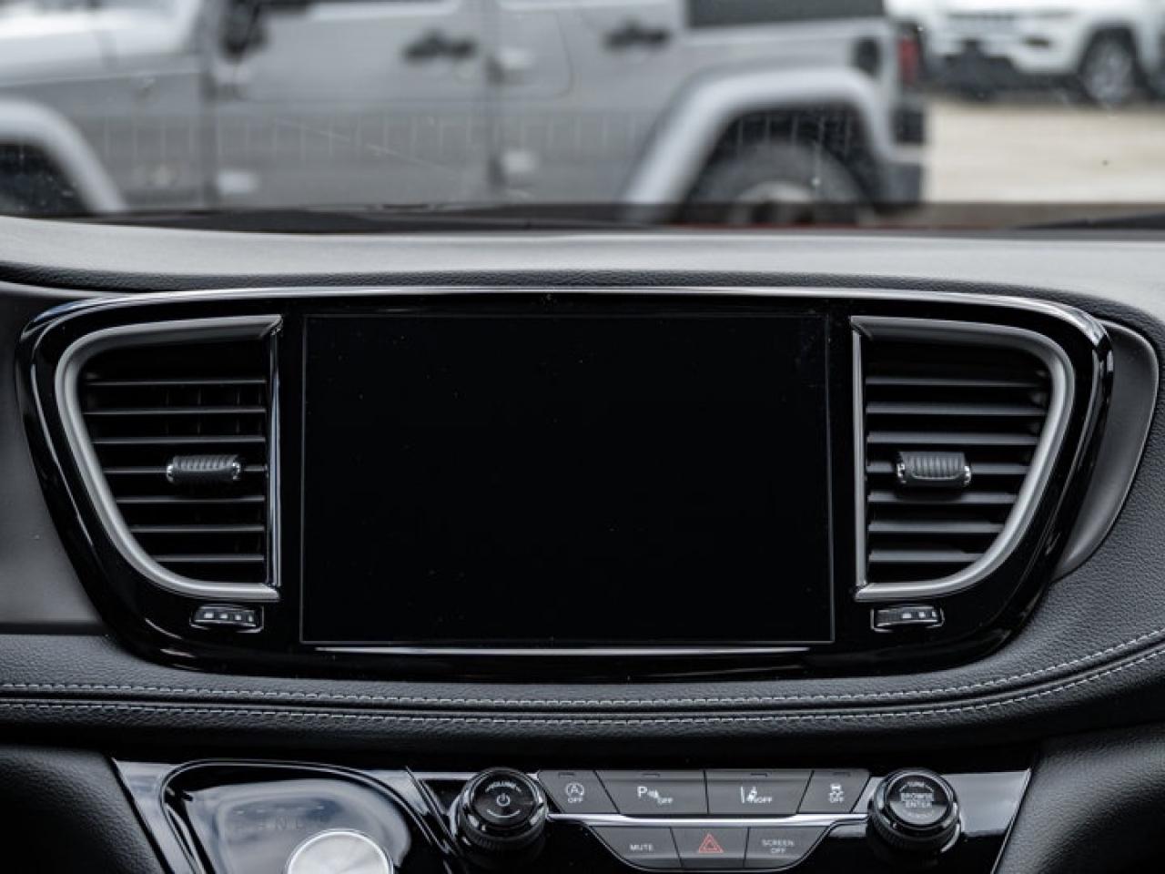 2026 Chrysler Pacifica Select Photo