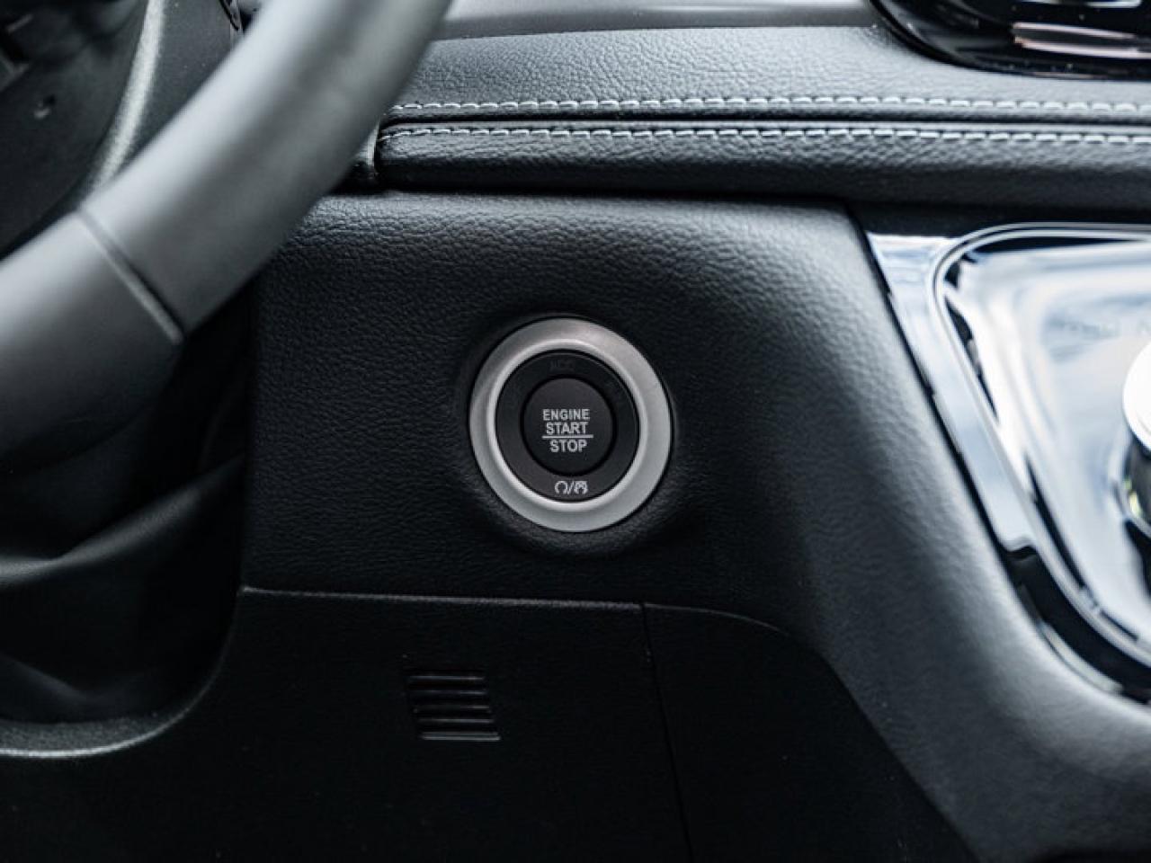 2026 Chrysler Pacifica Select Photo