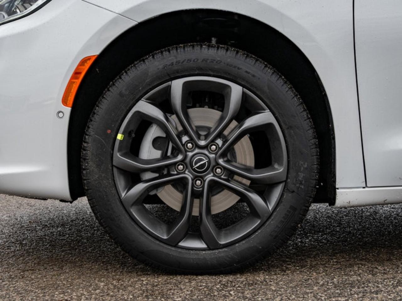 2026 Chrysler Pacifica Select Photo