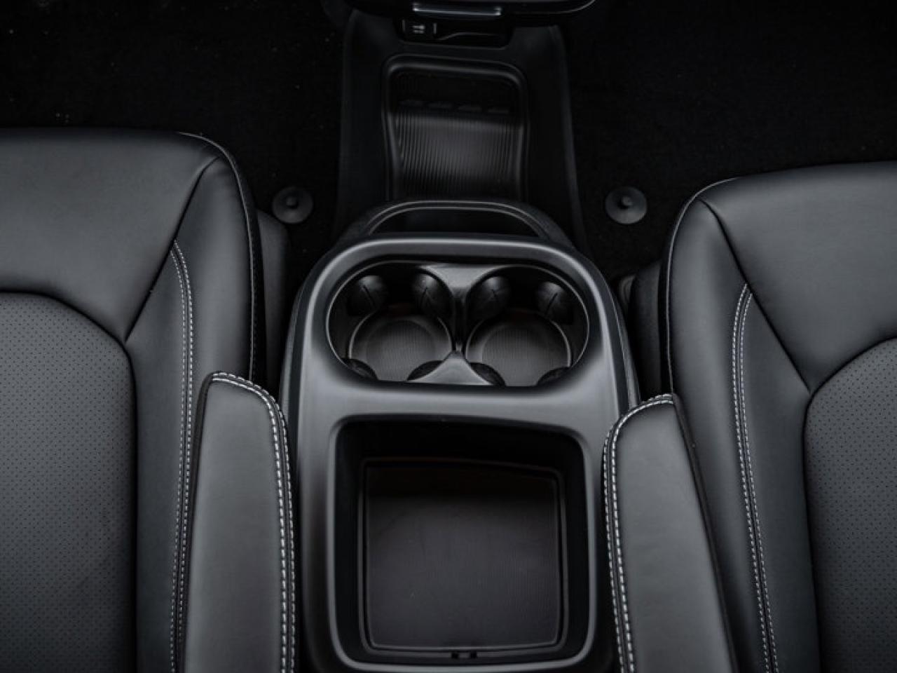 2026 Chrysler Pacifica Select Photo