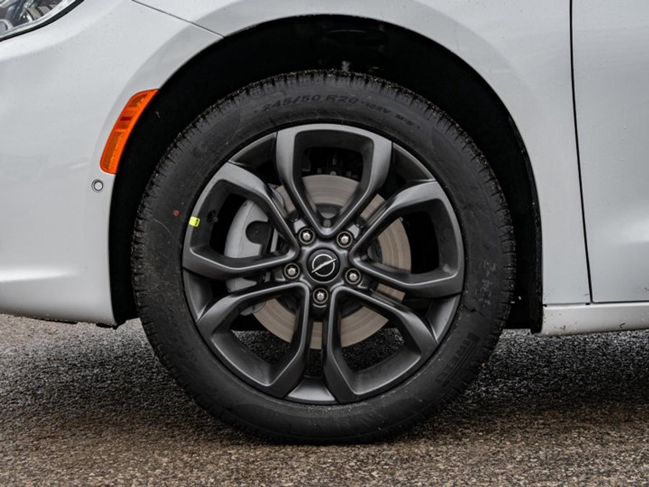 2026 Chrysler Pacifica Select Photo