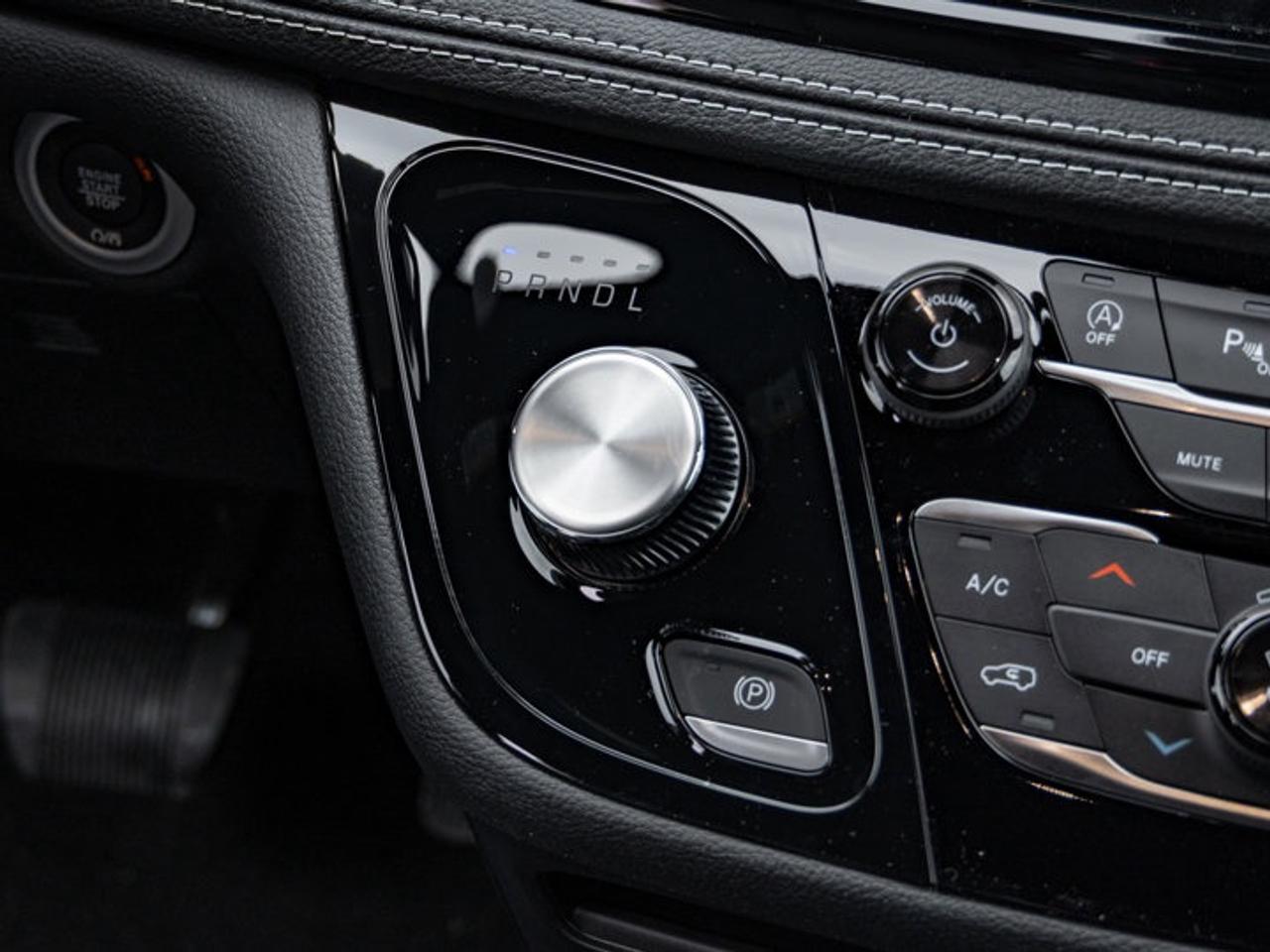 2026 Chrysler Pacifica Select Photo