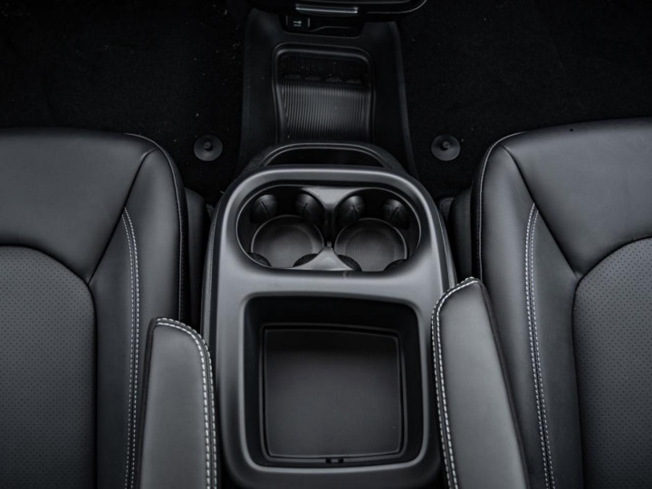 2026 Chrysler Pacifica Select Photo