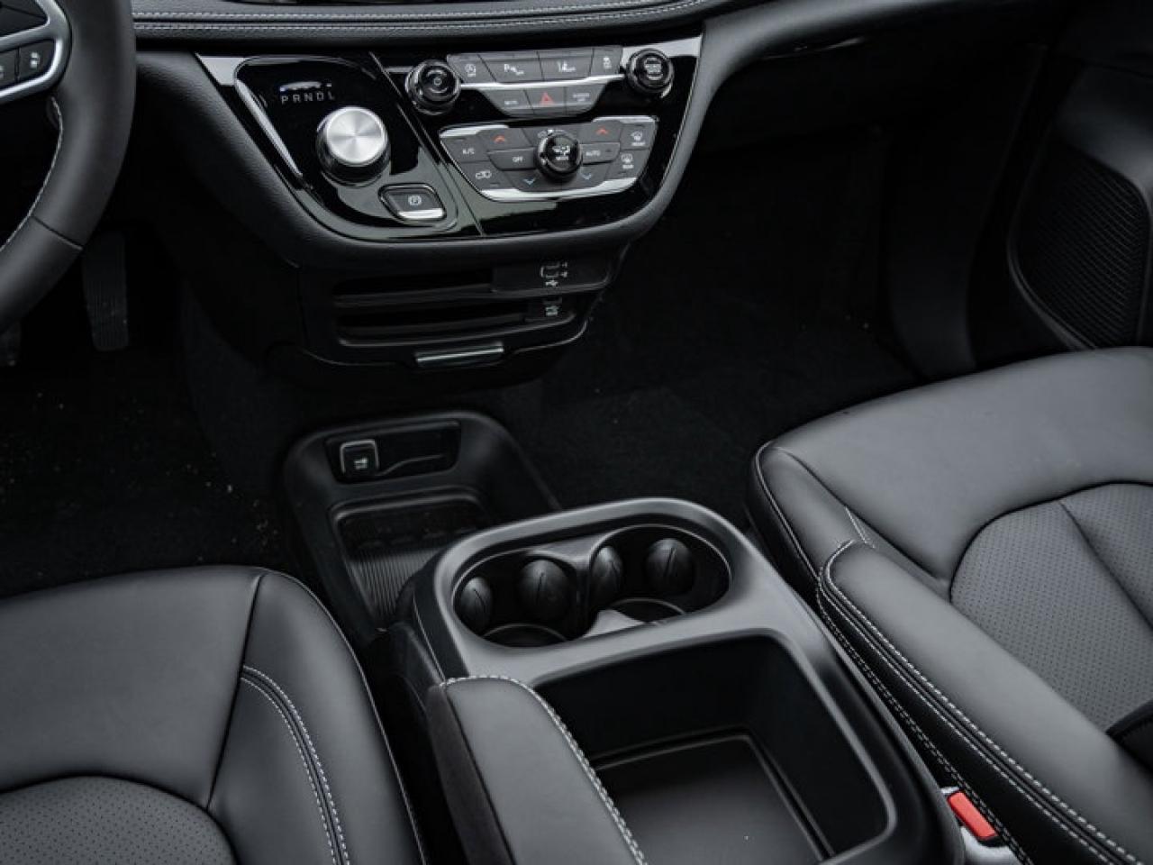 2026 Chrysler Pacifica Select Photo