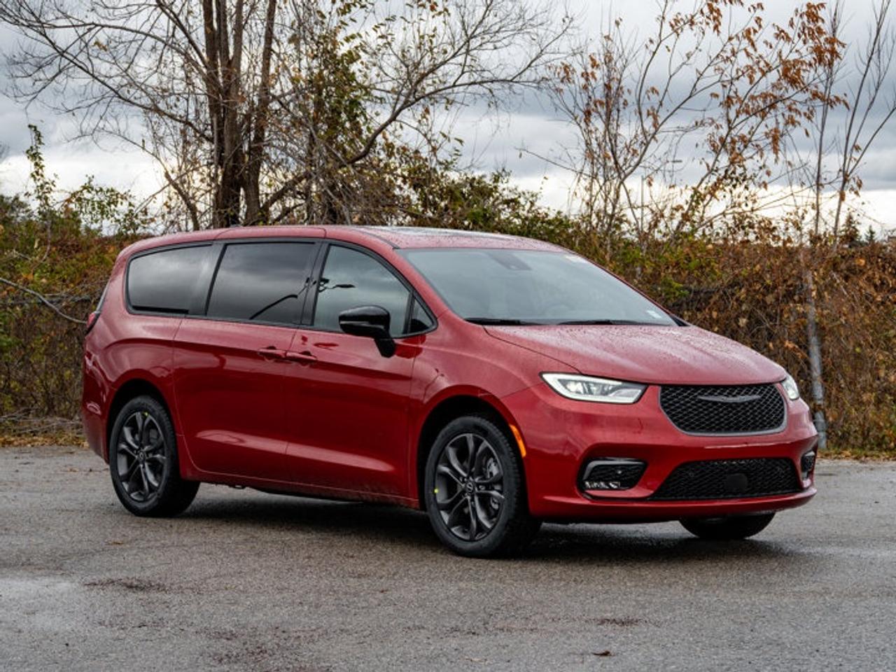 2026 Chrysler Pacifica Select Photo