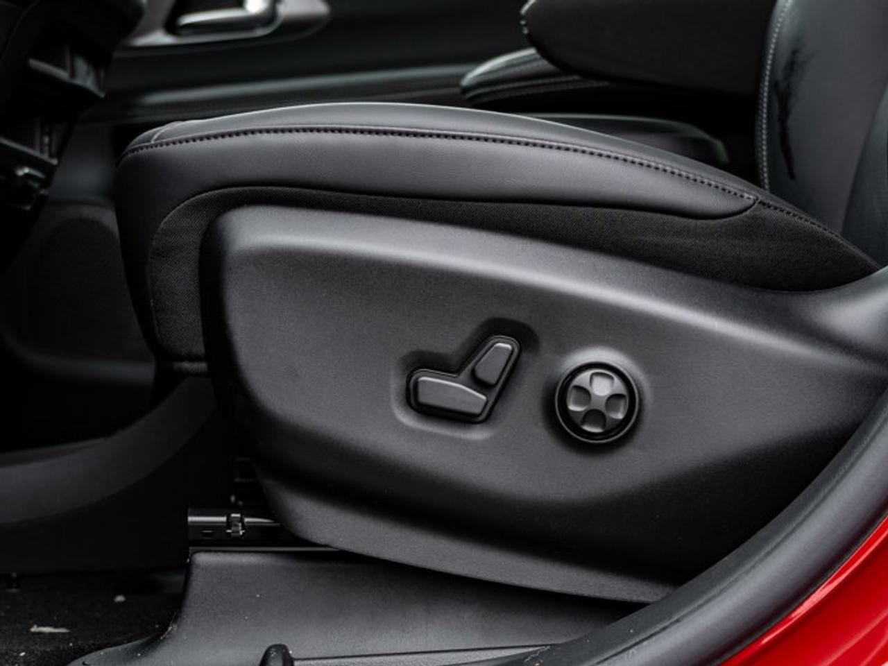 2026 Chrysler Pacifica Select Photo