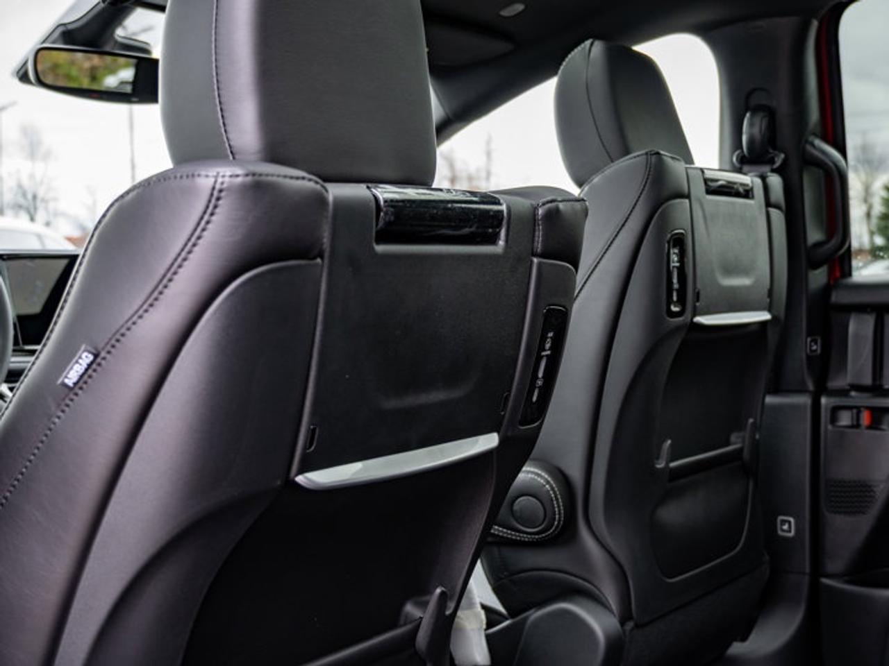 2026 Chrysler Pacifica Select Photo