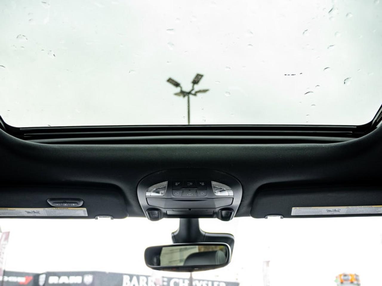 2026 Chrysler Pacifica Select Photo