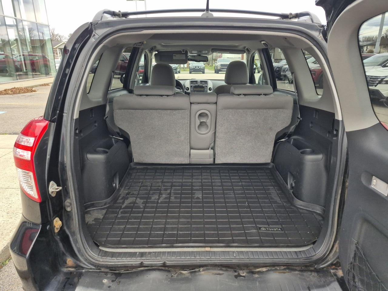2010 Toyota RAV4 LTD Photo31