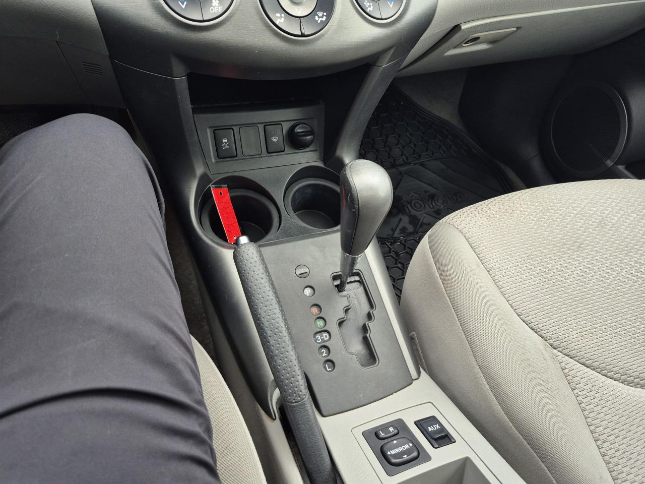 2010 Toyota RAV4 LTD Photo27