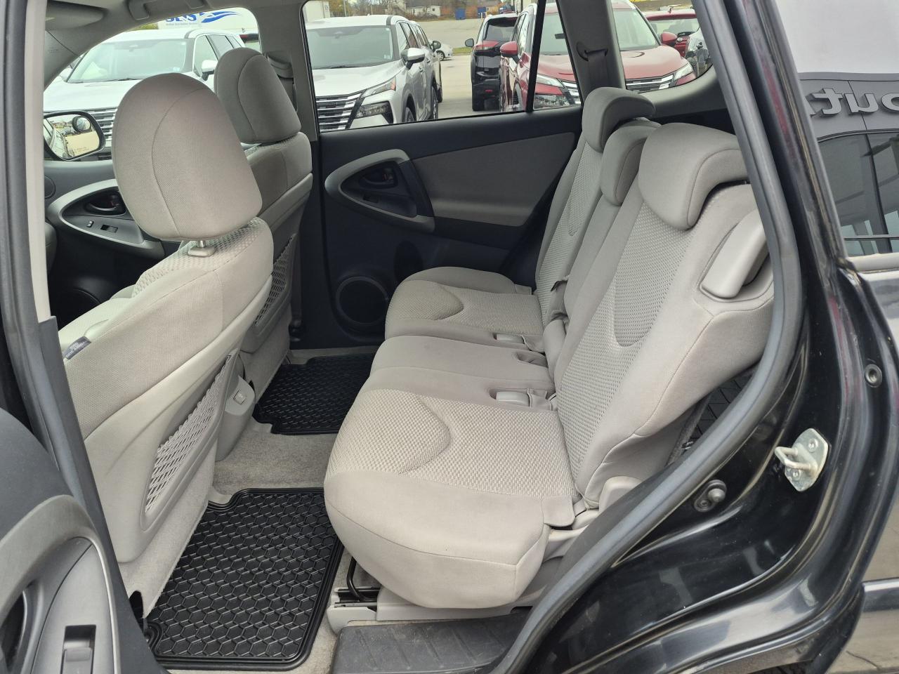 2010 Toyota RAV4 LTD Photo12