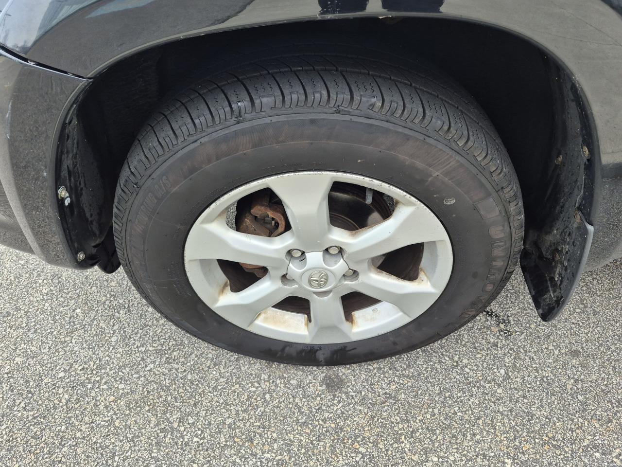 2010 Toyota RAV4 LTD Photo16