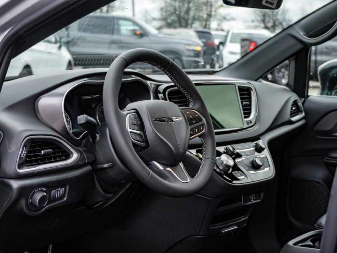 2026 Dodge Grand Caravan SXT Photo2