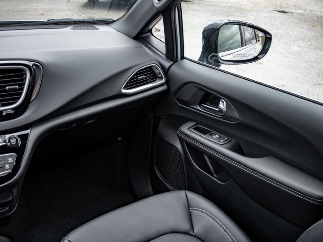 2026 Dodge Grand Caravan SXT Photo