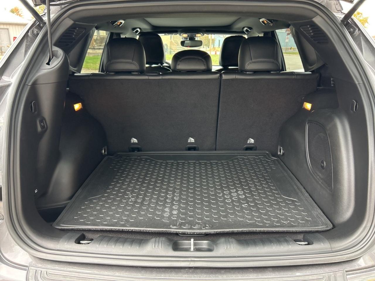 2023 Jeep Compass Trailhawk Elite ** WOW - WOW !! ** Photo