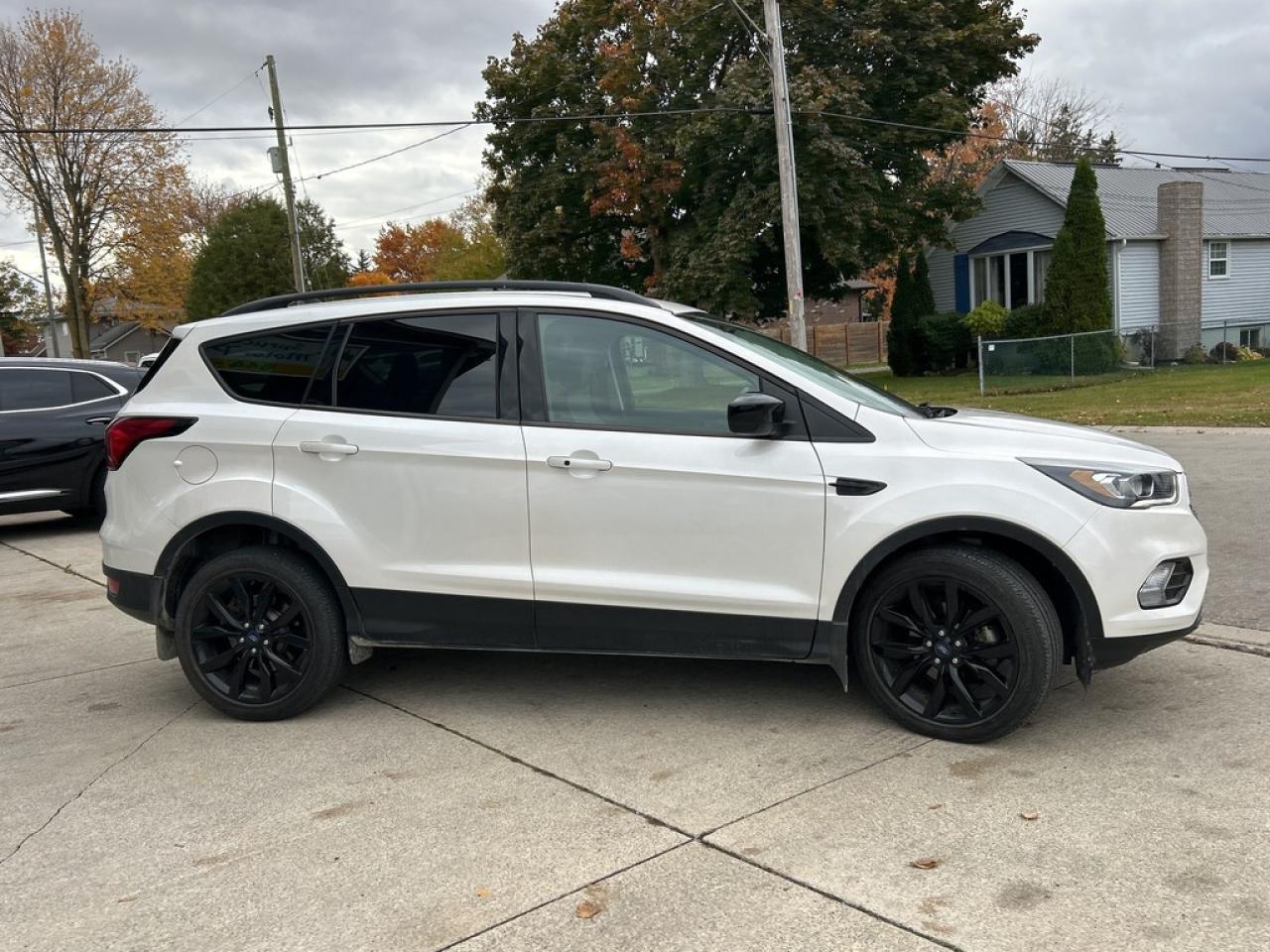 2019 Ford Escape SE SPORT  ** LOW  KMS.! ** Photo4