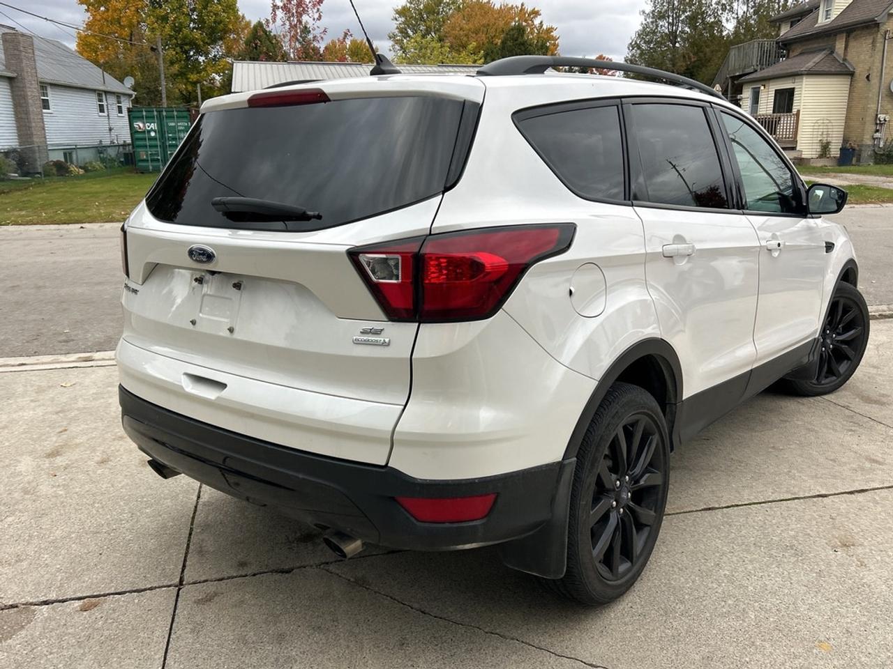 2019 Ford Escape SE SPORT  ** LOW  KMS.! ** Photo