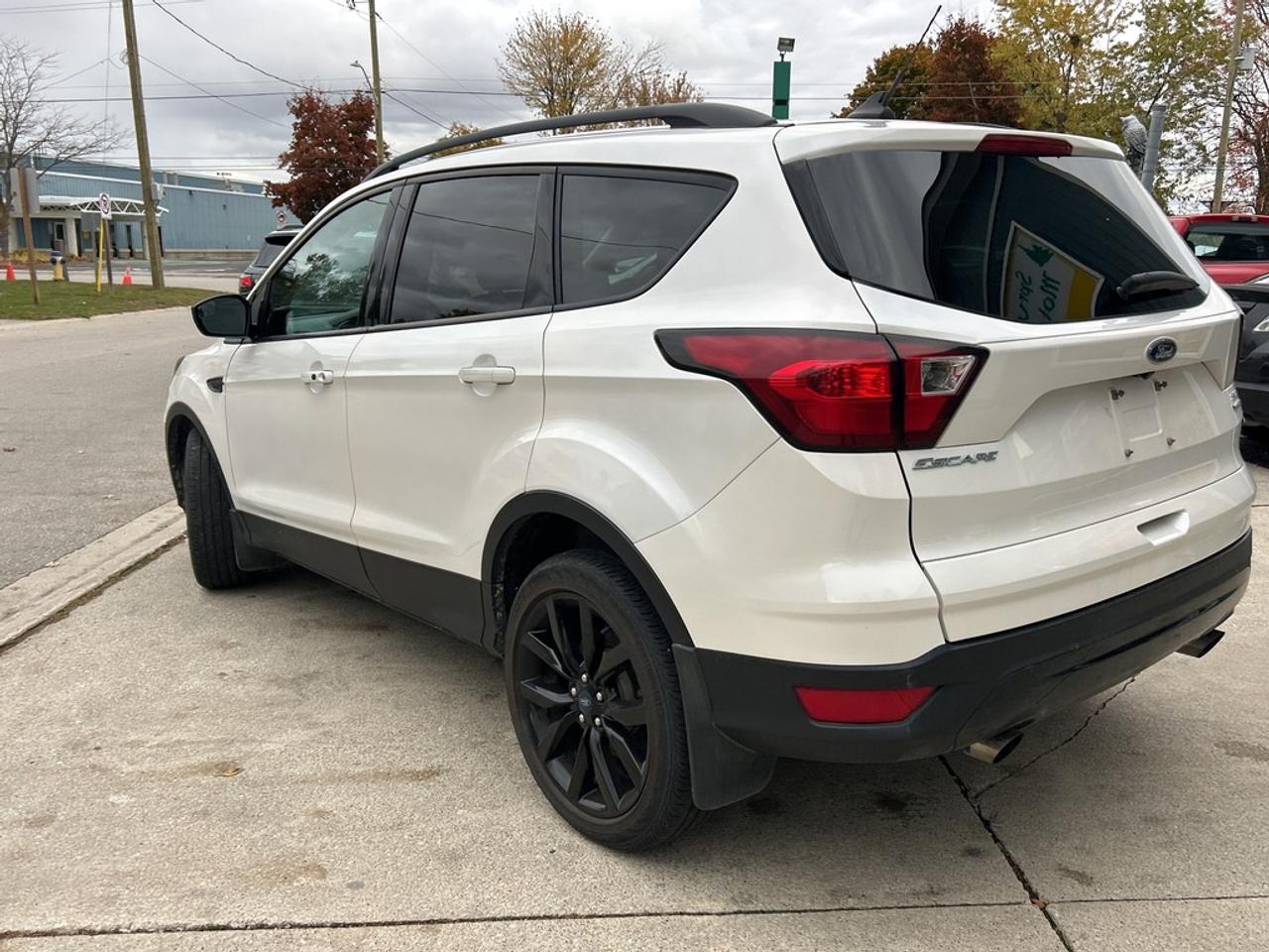 2019 Ford Escape SE SPORT  ** LOW  KMS.! ** Photo