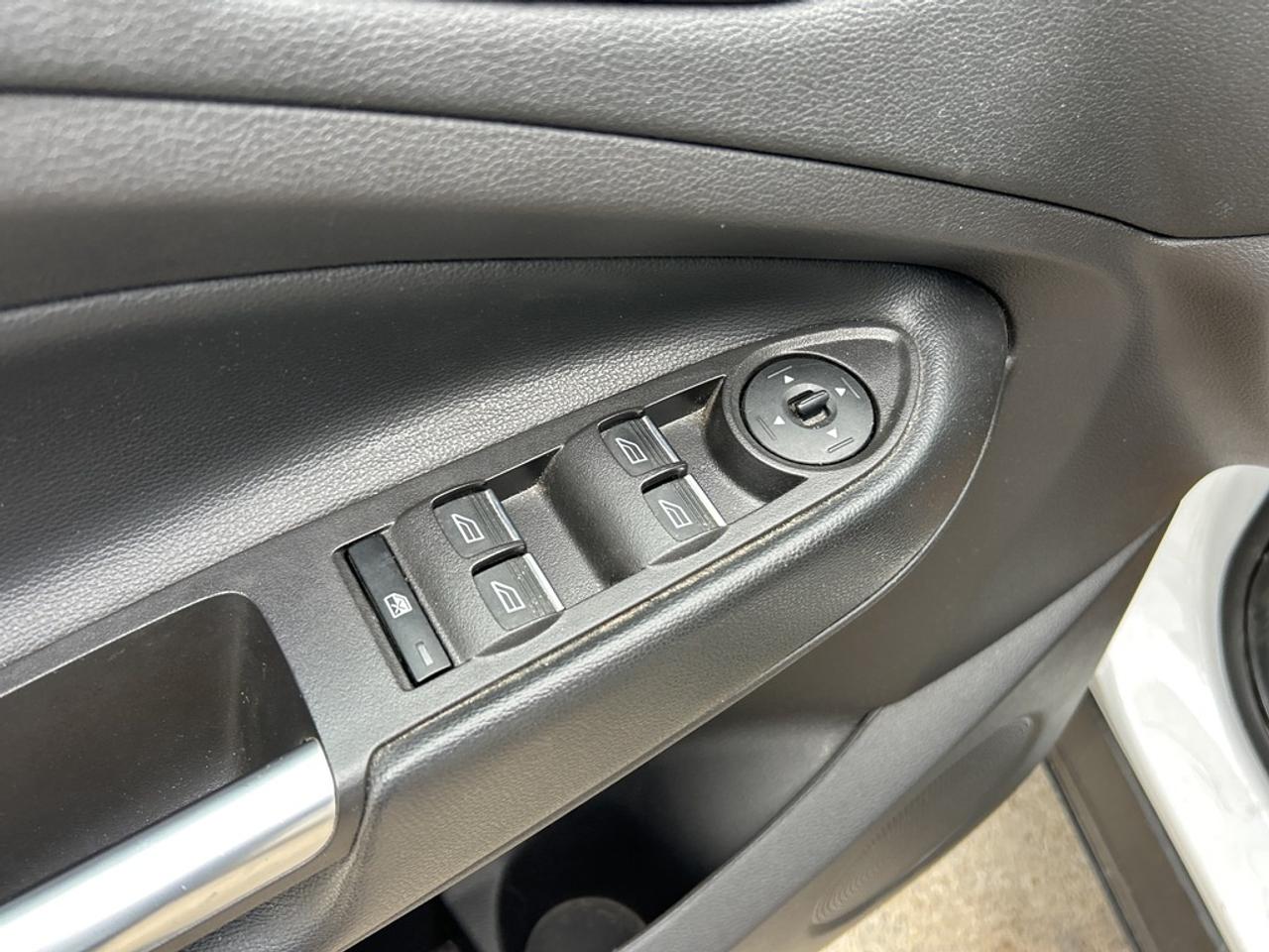 2019 Ford Escape SE SPORT  ** LOW  KMS.! ** Photo