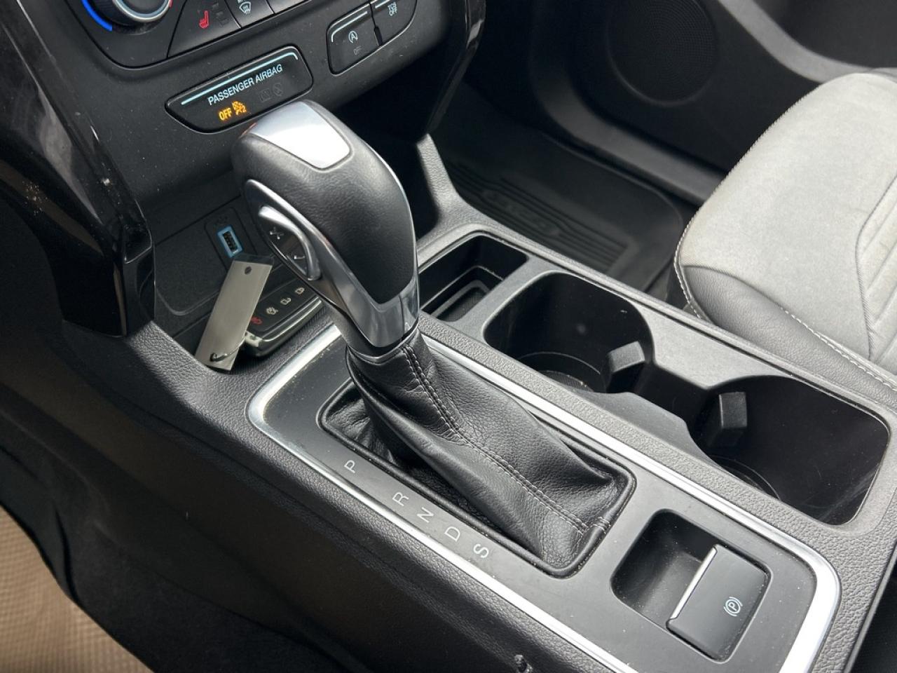 2019 Ford Escape SE SPORT  ** LOW  KMS.! ** Photo