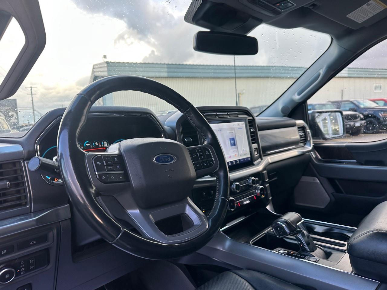 2022 Ford F-150 Lariat 4WD SuperCrew 5.5' Box Photo