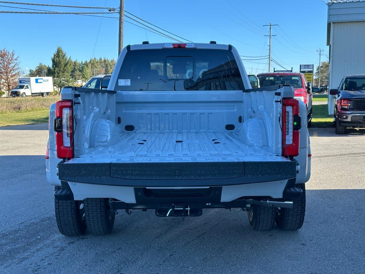 2026 Ford F-450 Super Duty DRW PLATINUM 4WD CREW CAB 8' BOX Photo