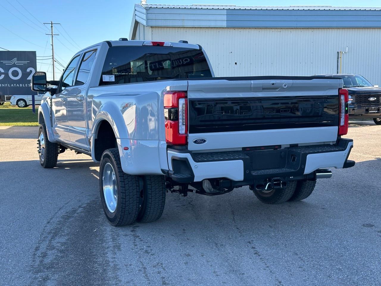 2026 Ford F-450 Super Duty DRW PLATINUM 4WD CREW CAB 8' BOX Photo